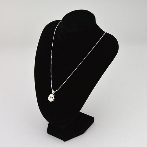 Large necklace display online